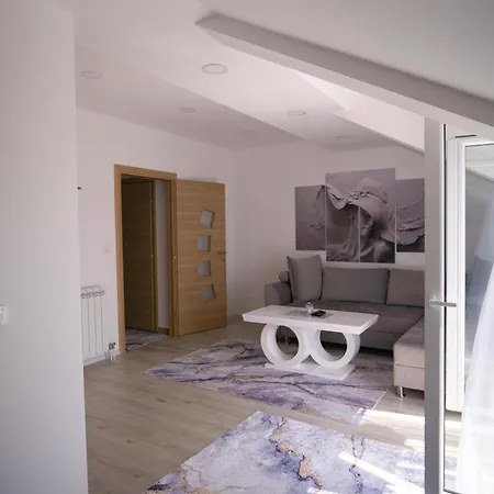 Luxury Milicevic * 트레빈예